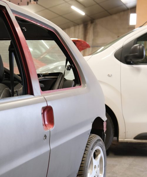 Voiture préparée pour être peinte-Carrosserie Fayet